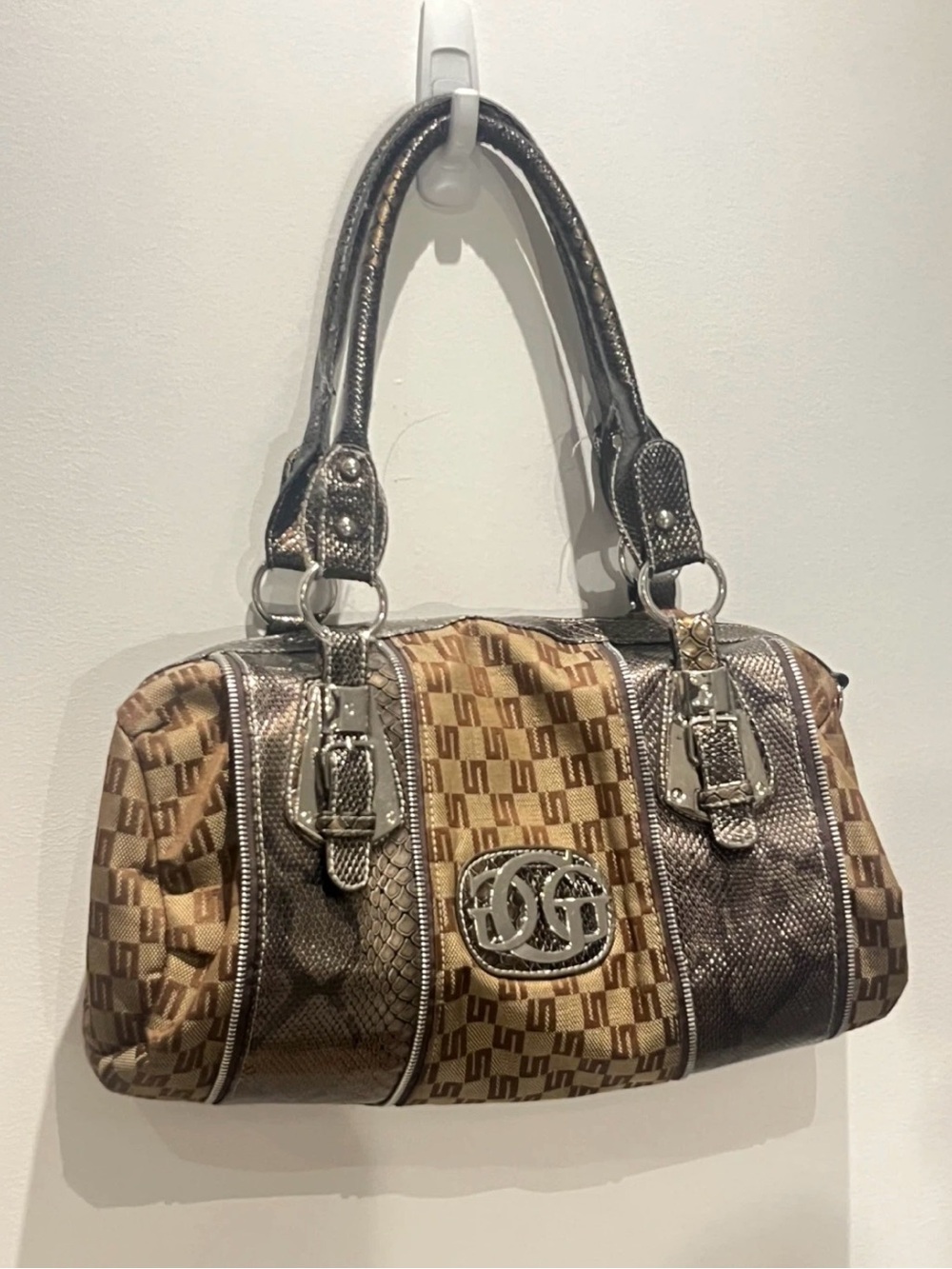 Guess Brown Shoulder Bag